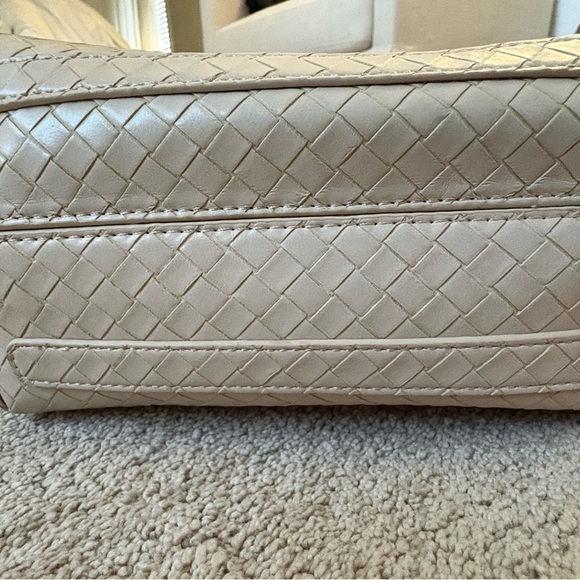 House of Harlow 1960 Beige Woven Tote - Picture 10 of 12